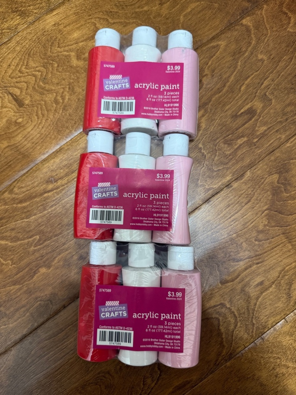 NWT Valentine Crafts Acrylic Paint Set - Red, White, Pink